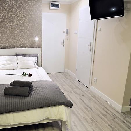 Apartmán Paradise - Z Klimatyzacja Čenstochová Exteriér fotografie