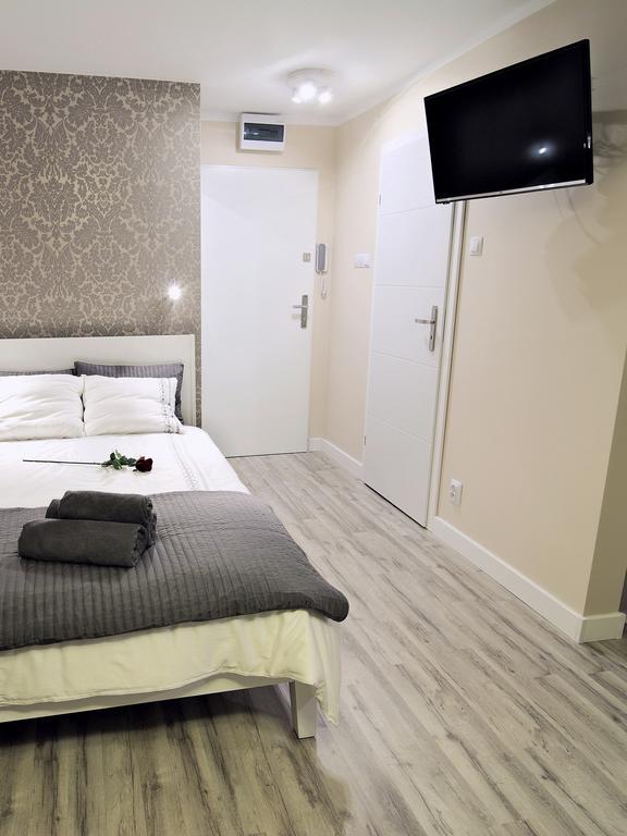 Apartmán Paradise - Z Klimatyzacja Čenstochová Exteriér fotografie